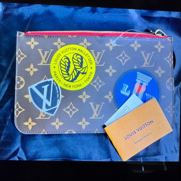 Louis Vuitton Monogram Pouch - Picture 1 of 2